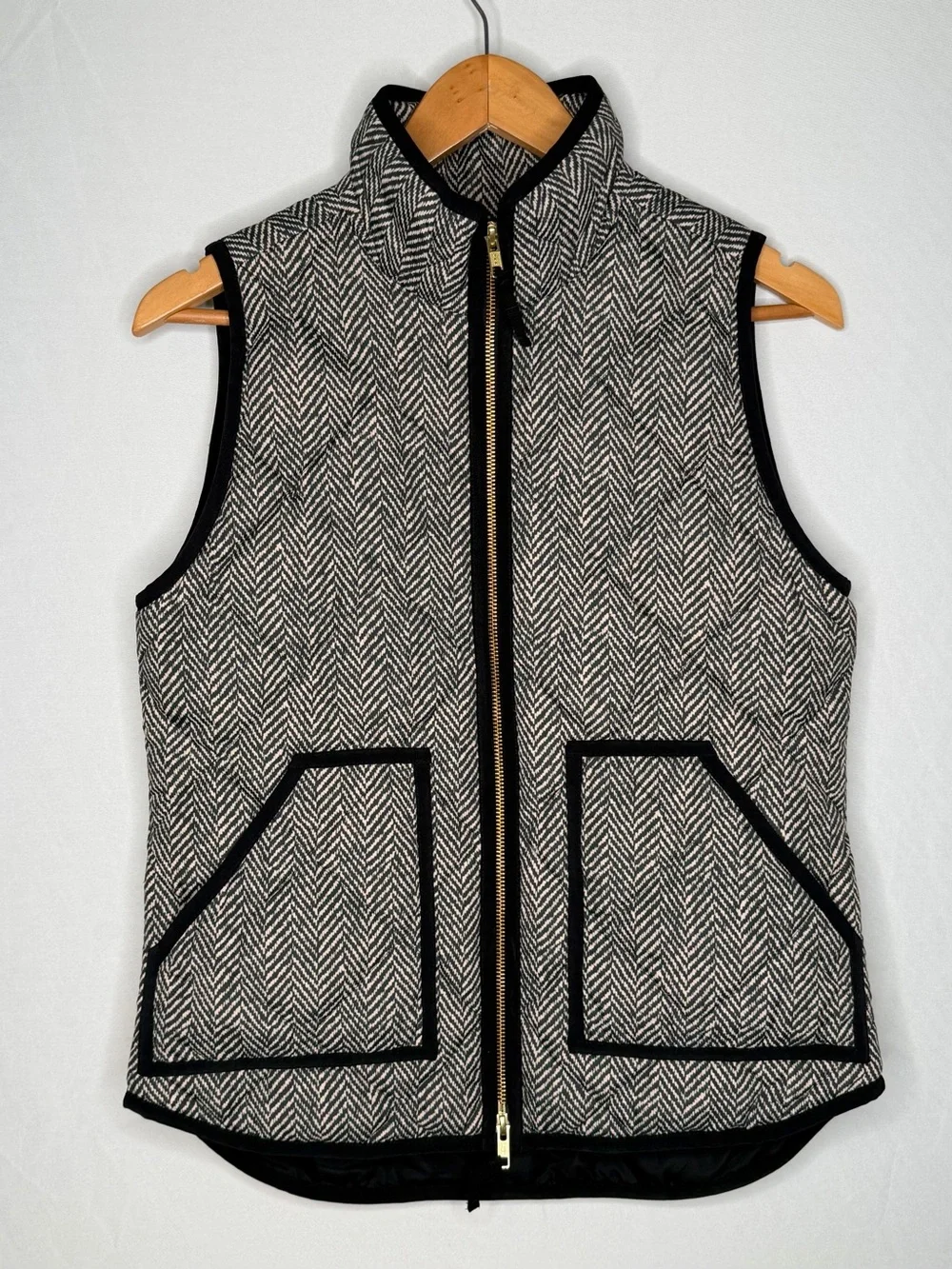 NWT! J. Crew Black Printed Quilted Waterfowl Feathers Down Puffer Vest. Size XS.